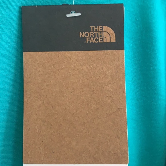 ❣️THE NORTH FACE❣️Standard fit flash dry workout tops🌺🌺❣️❤️❤️🌸💖 - Picture 4 of 10